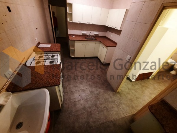 CENTRO: RECICLADO 2 DORM.C/DEPEND, ESCRITURA, CON COCHERA