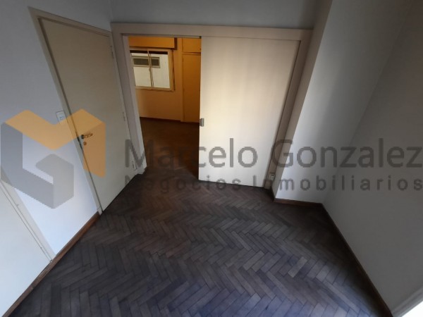 CENTRO: RECICLADO 2 DORM.C/DEPEND, ESCRITURA, CON COCHERA