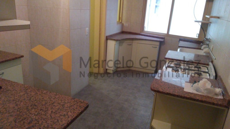 CENTRO: RECICLADO 2 DORM.C/DEPEND, ESCRITURA, CON COCHERA