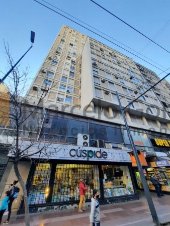 CENTRO: RECICLADO 2 DORM.C/DEPEND, ESCRITURA, CON COCHERA